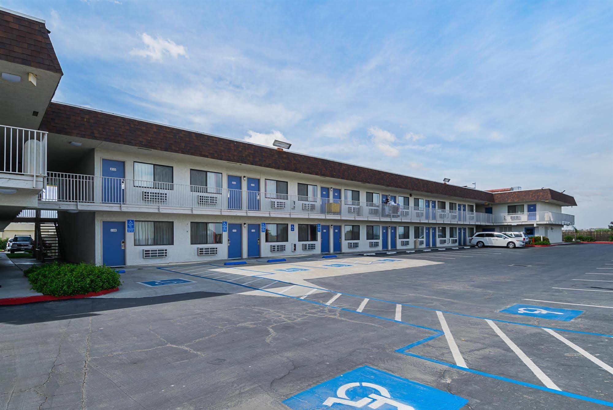 Motel 6 Lost Hills / Buttonwillow Racetrack Εξωτερικό φωτογραφία